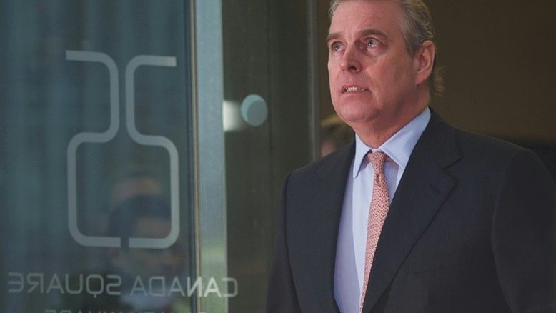 Príncipe Andrew diz que nunca suspeitou de abusos sexuais quando estava com Epstein
