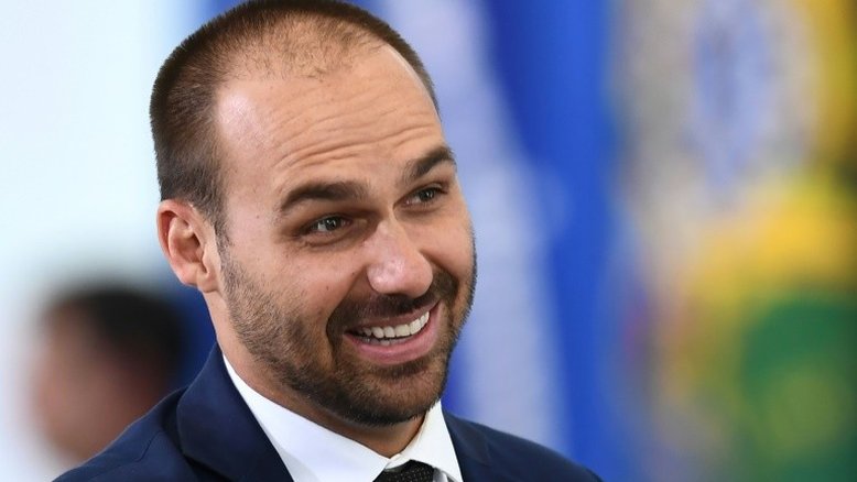 Eduardo Bolsonaro diz que fala de Carlos 'não tem nada de mais'