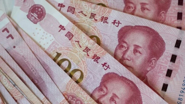 Yuan registra a menor cotação desde 2008 com a tensão comercial