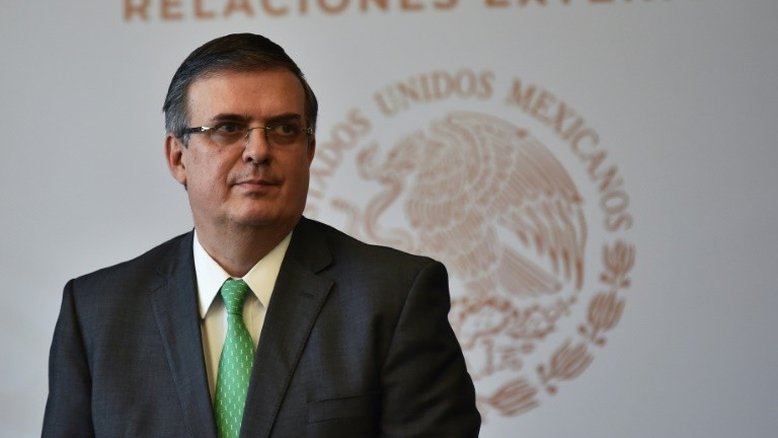 México estuda denunciar por terrorismo autor de tiroteio nos EUA