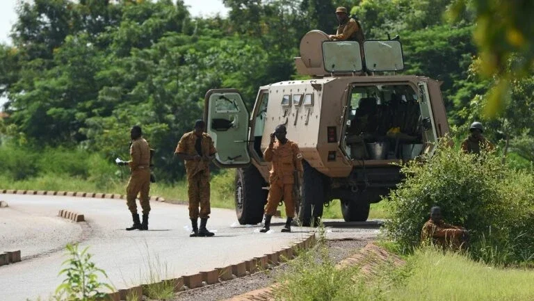 Ataque contra base militar em Burkina Faso deixa 24 mortos