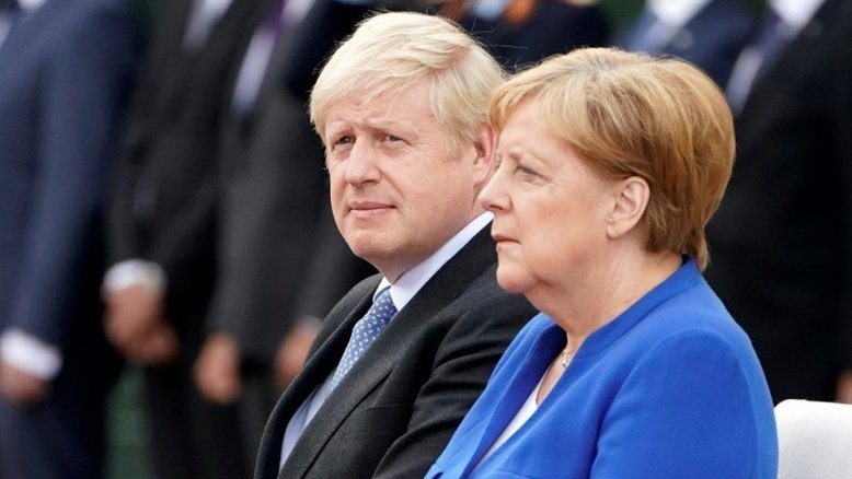 Boris Johnson defende acordo sobre Brexit após reunião com Merkel