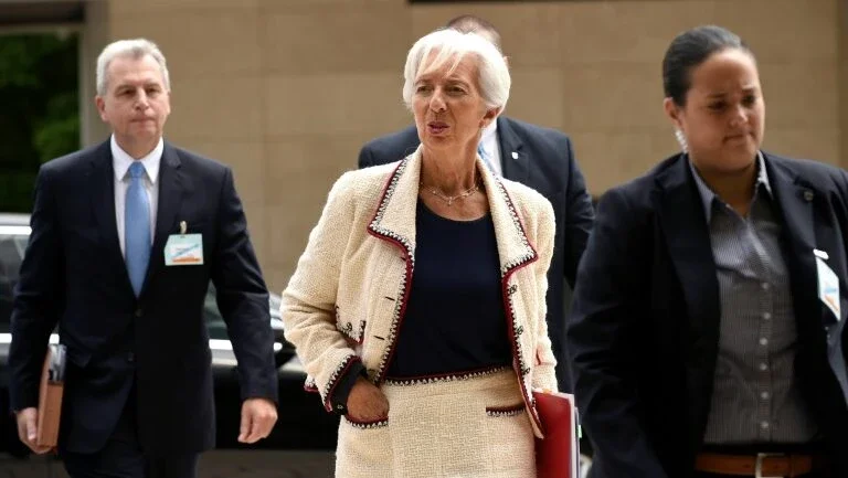 Lagarde quer manter política de apoio econômico do BCE