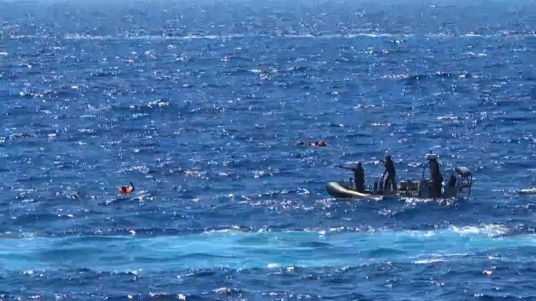 Migrantes do 'Open Arms' desembarcam em Lampedusa