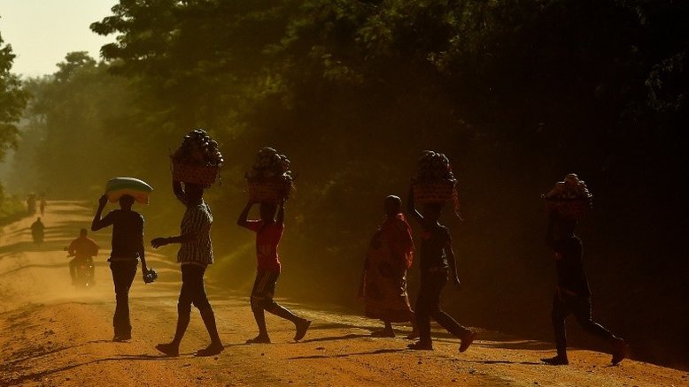 Explosão de caminhão-tanque deixa mais 60 mortos na Tanzânia