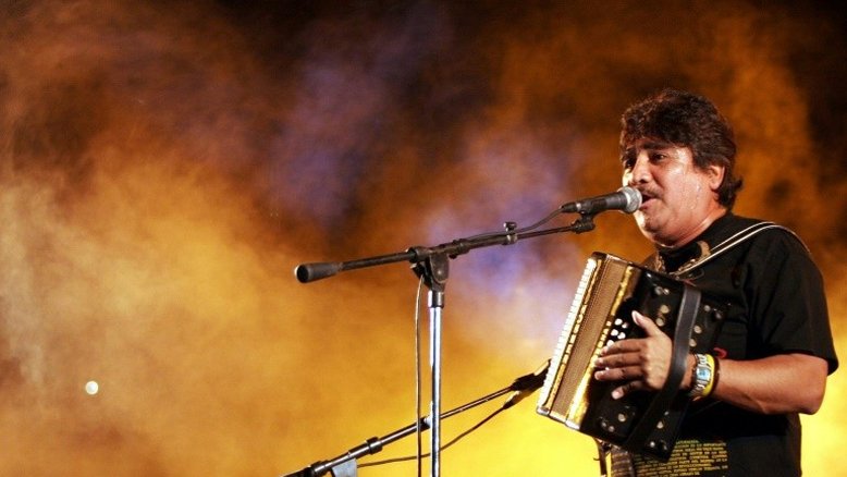 Morre mexicano Celso Piña, músico que fez García Márquez dançar