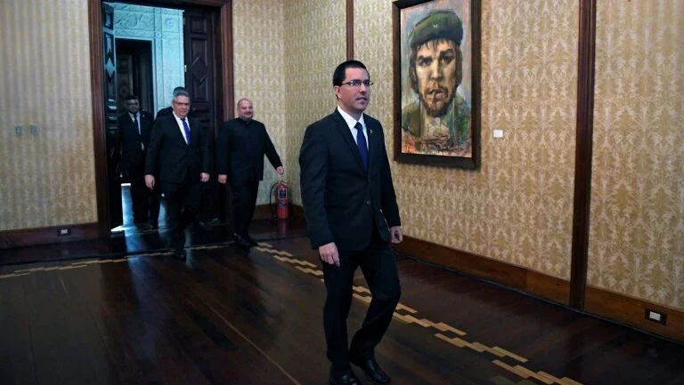 Maduro quer mudança no "mecanismo de diálogo" com a oposição