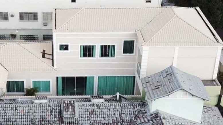 RJ: Mulher de 'contador' do tráfico é presa em casa de luxo