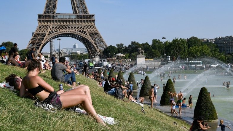 A Europa derrete e queima sob intenso calor. Na Amazônia, 20% a mais de desmatamento