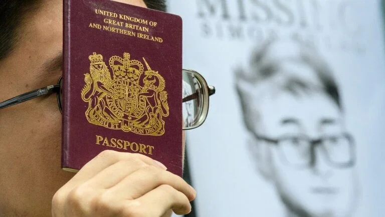 China confirma detenção de funcionário do consulado britânico em Hong Kong