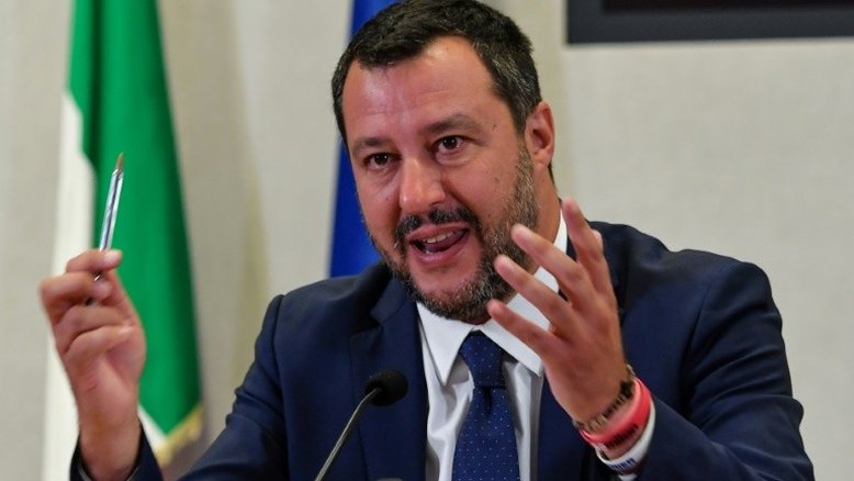 Inesperada crise de governo mergulha Itália na incerteza