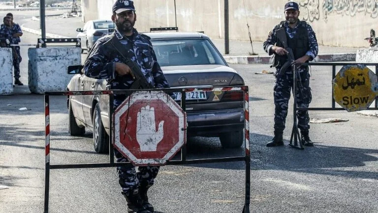 Atentados em Gaza matam três policiais palestinos