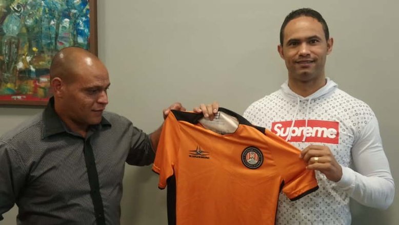 Em regime semiaberto, goleiro Bruno é contratado pelo Poços de Caldas FC