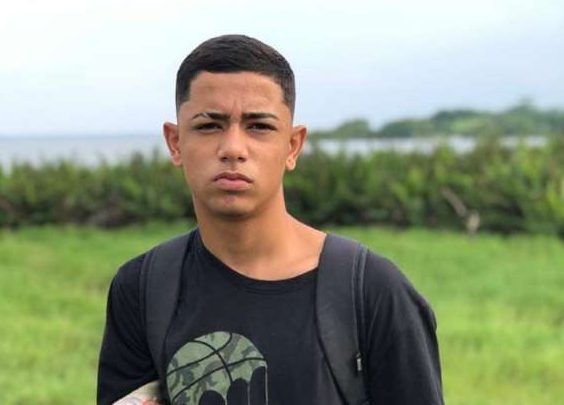 Estudante de Niterói morre após ser atingido por tiro de fuzil ao sair de casa