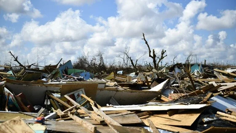 Furacão Dorian deixa ao menos 50 mortos nas Bahamas