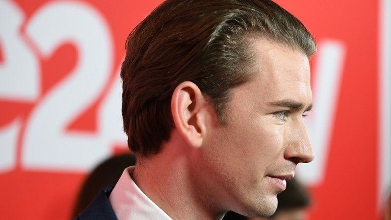 Austríacos depositam confiança em Kurz e castigam ultradireita nas legislativas