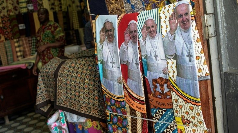 Papa chega a Moçambique, primeira etapa de sua visita à África