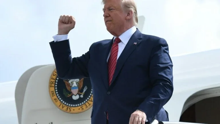 Trump confirma que falou sobre Biden com presidente ucraniano