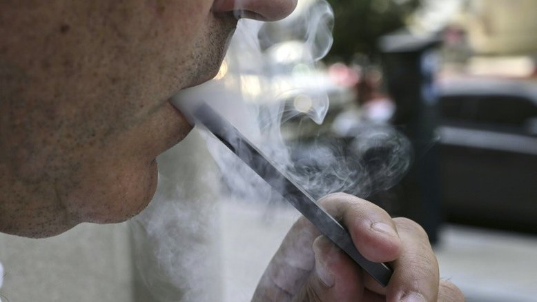 Massachusetts proíbe cigarros eletrônicos