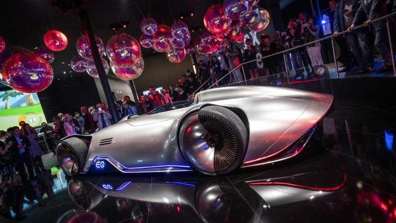 Indústria automotiva alemã tenta se recuperar no Salão de Frankfurt