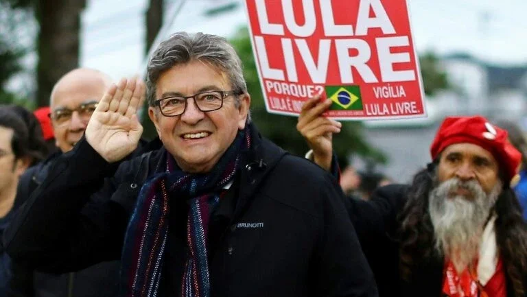 Na França, personalidades denunciam processos por motivação política