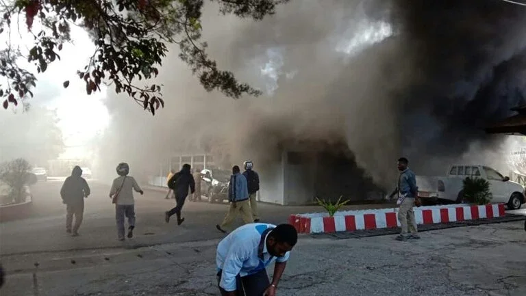 Distúrbios deixam 20 mortos e dezenas de feridos na Indonésia