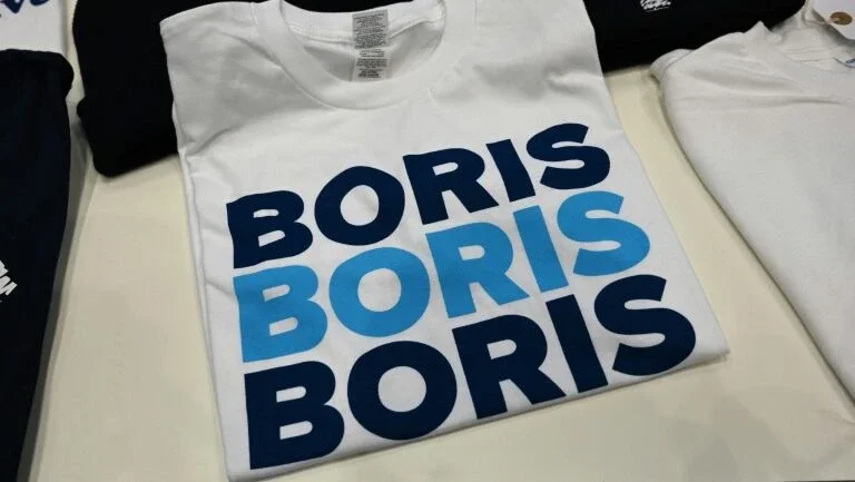 Boris Johnson promete Brexit a qualquer custo