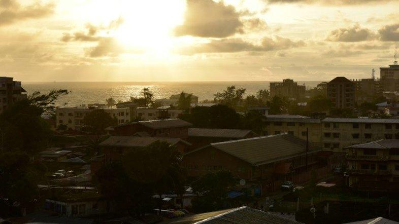 Incêndio em escola corânica mata 26 crianças na Libéria
