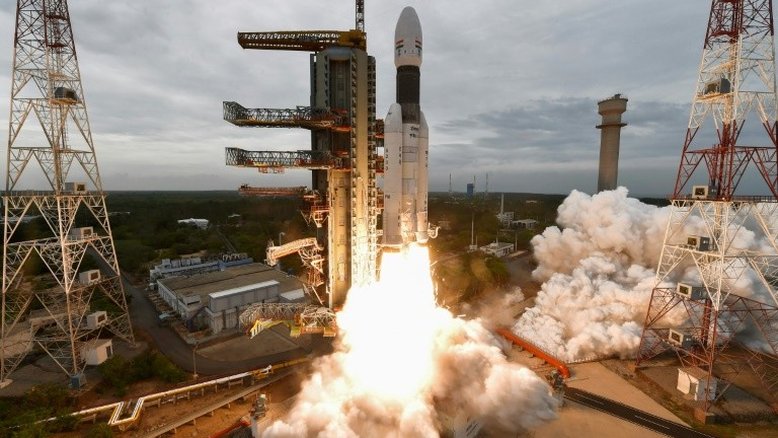 Missão lunar indiana avança com separação de orbitador e módulo de pouso