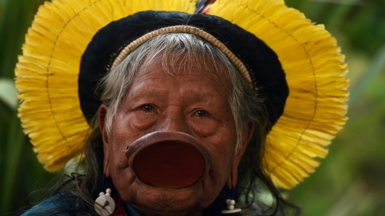 Cacique Raoni participa de festival dedicado à Amazônia na França
