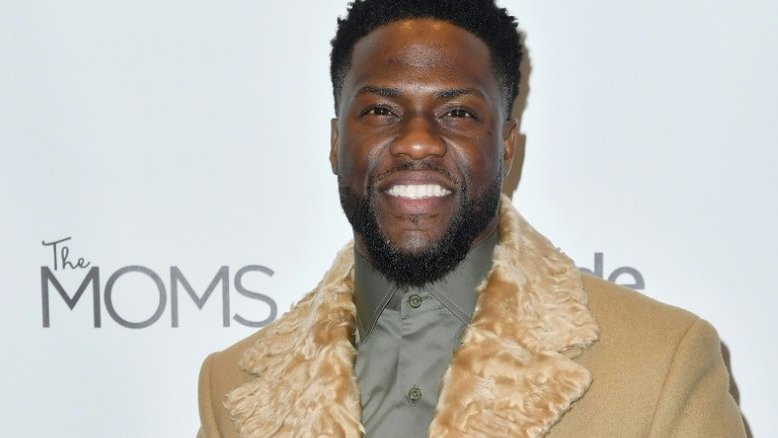 Comediante Kevin Hart é internado após acidente de carro na Califórnia