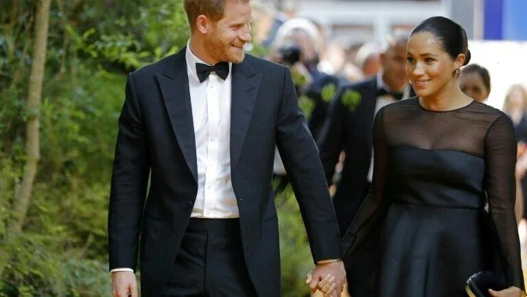 Príncipe Harry e Meghan fazem 1ª visita oficial à África austral