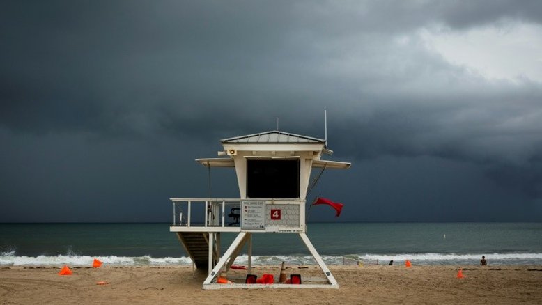 Devastação e mortes nas Bahamas após passagem de Dorian, que se dirige aos EUA