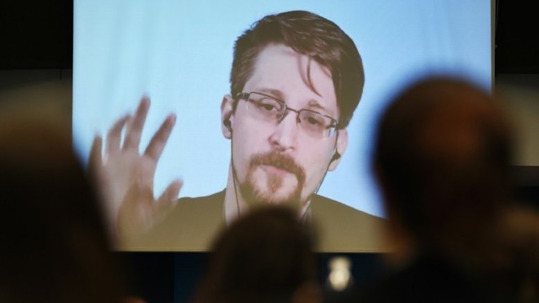 Departamento de Justiça dos EUA processa Snowden por seu novo livro