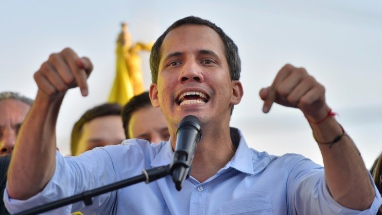 Governo de Maduro denunciará na ONU suposto envolvimento de Guaidó com paramilitares