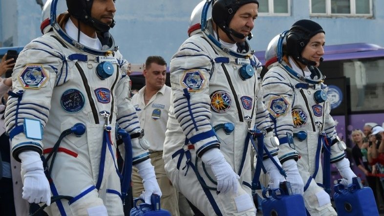 Três astronautas chegam à ISS