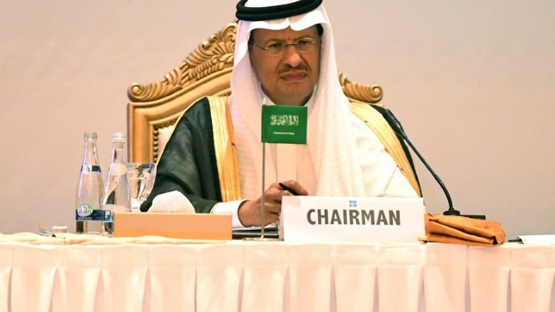 Arábia Saudita pede respeito à redução da produção de petróleo