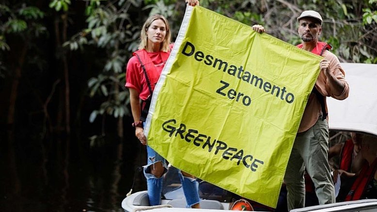Bruno Gagliasso e Giovanna Ewbank visitam a Amazônia