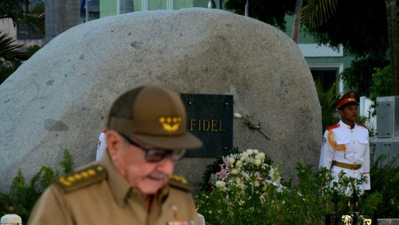 Estados Unidos impõem sanções a Raúl Castro e família