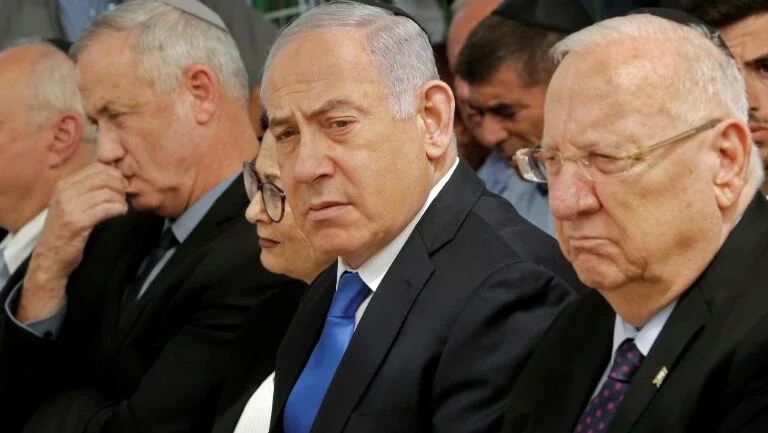 Negociadores israelenses tentam romper o bloqueio Netanyahu-Gantz