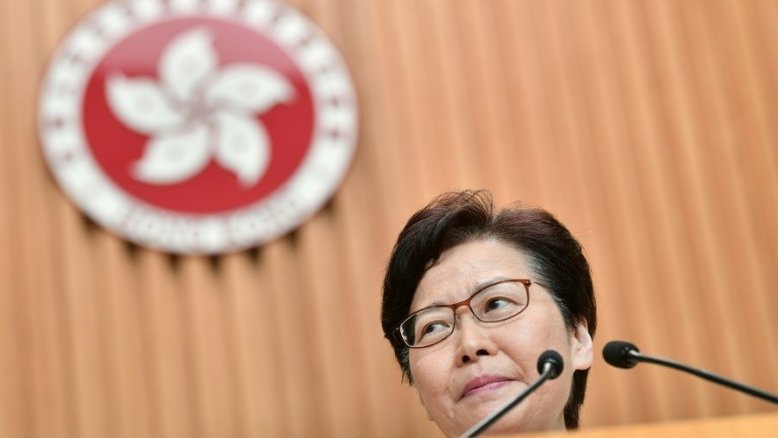 Chefe de Governo de Hong Kong nega intenção de renunciar