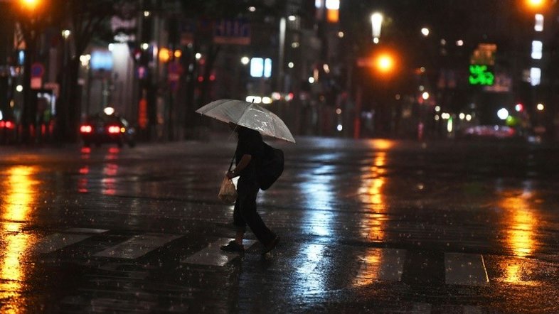 Tufão ameaça o Japão e provoca o cancelamento de voos