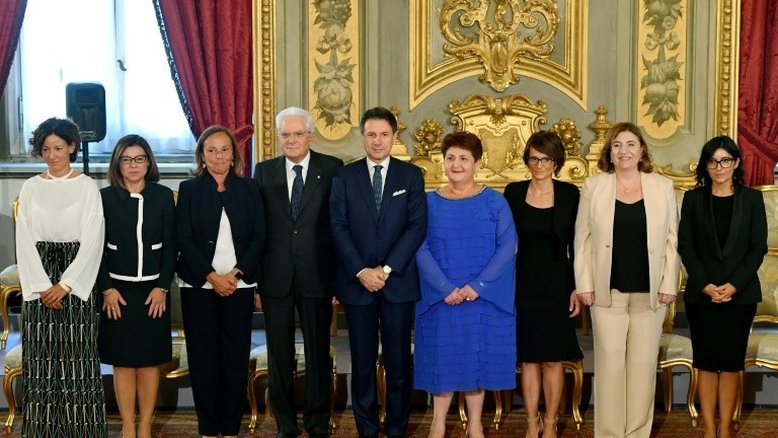 Novo governo italiano toma posse