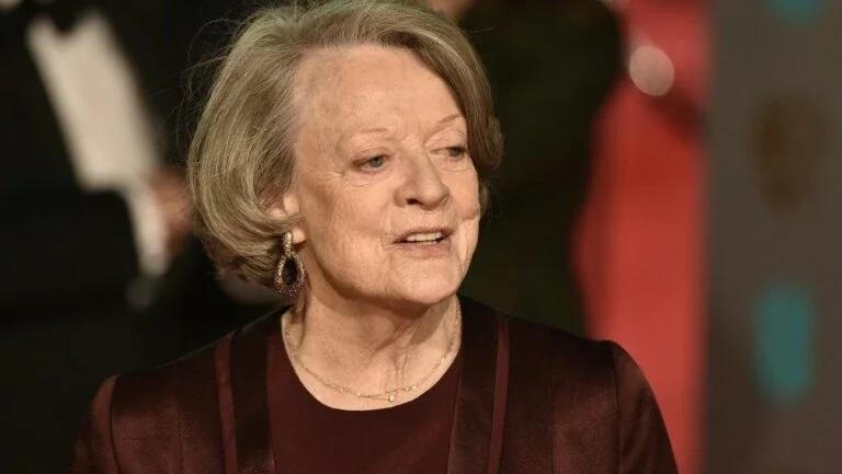 Maggie Smith, a rabugenta e adorável Lady Violet de "Downton Abbey"