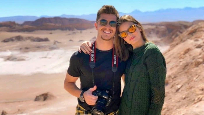 Klebber Toledo e Camila Queiroz comemoram 3 anos de casamento
