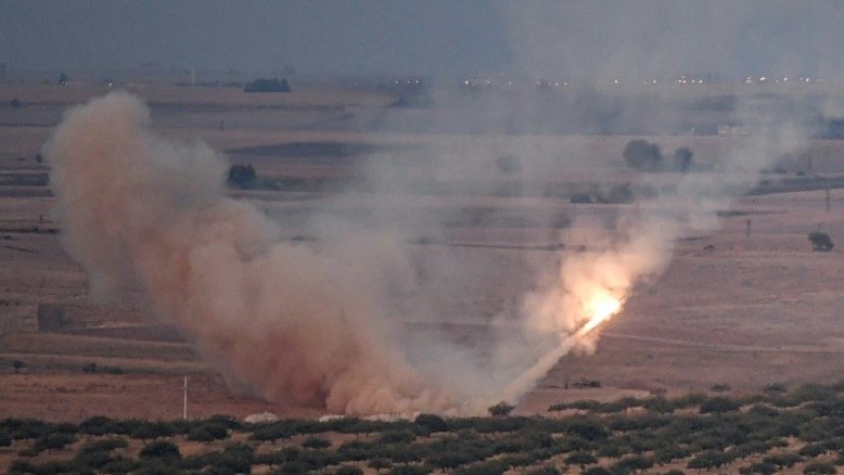 Turquia descarta negociação com forças curdas e exige entrega das armas