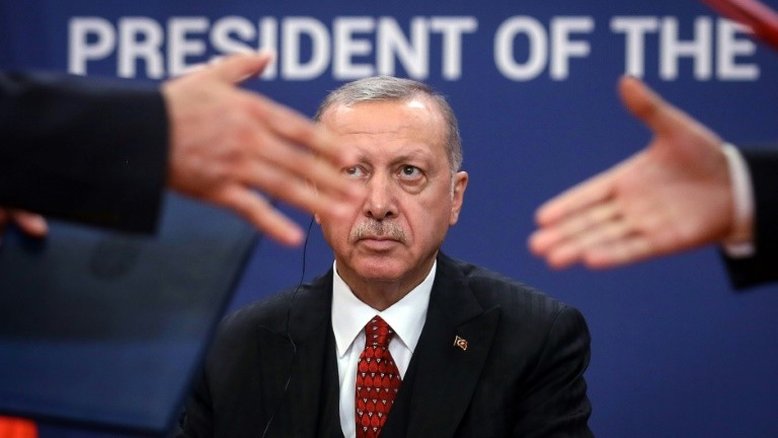Erdogan ameaça a Europa com fluxo de migrantes em resposta às críticas por ofensiva na Síria
