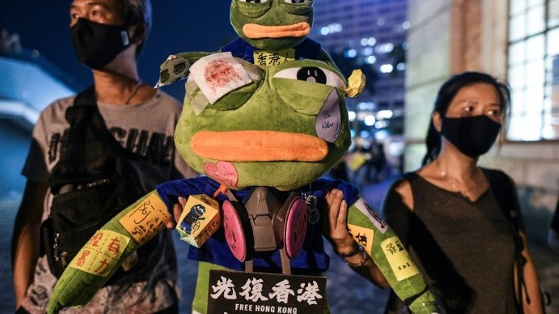 "Pepe, o sapo", o mascote do movimento pró-democracia em Hong Kong