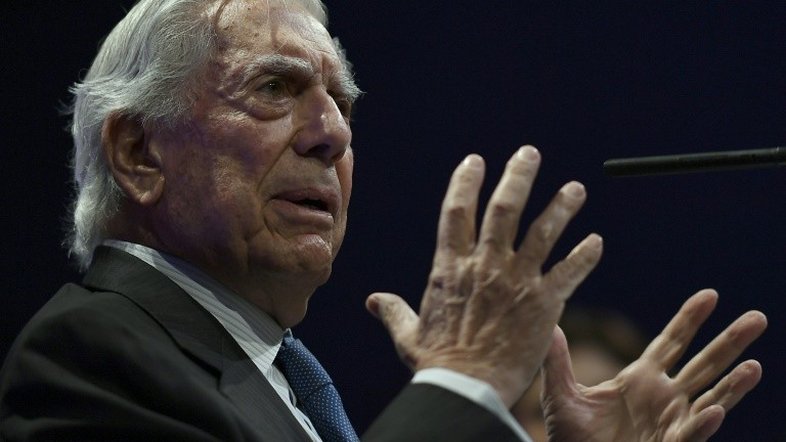 Vargas Llosa volta à história latino-americana com 'Tiempos recios'