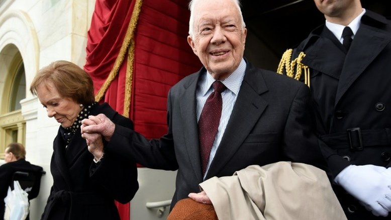 Ex-presidente Carter aconselha Trump a 'dizer a verdade e tuitar menos'